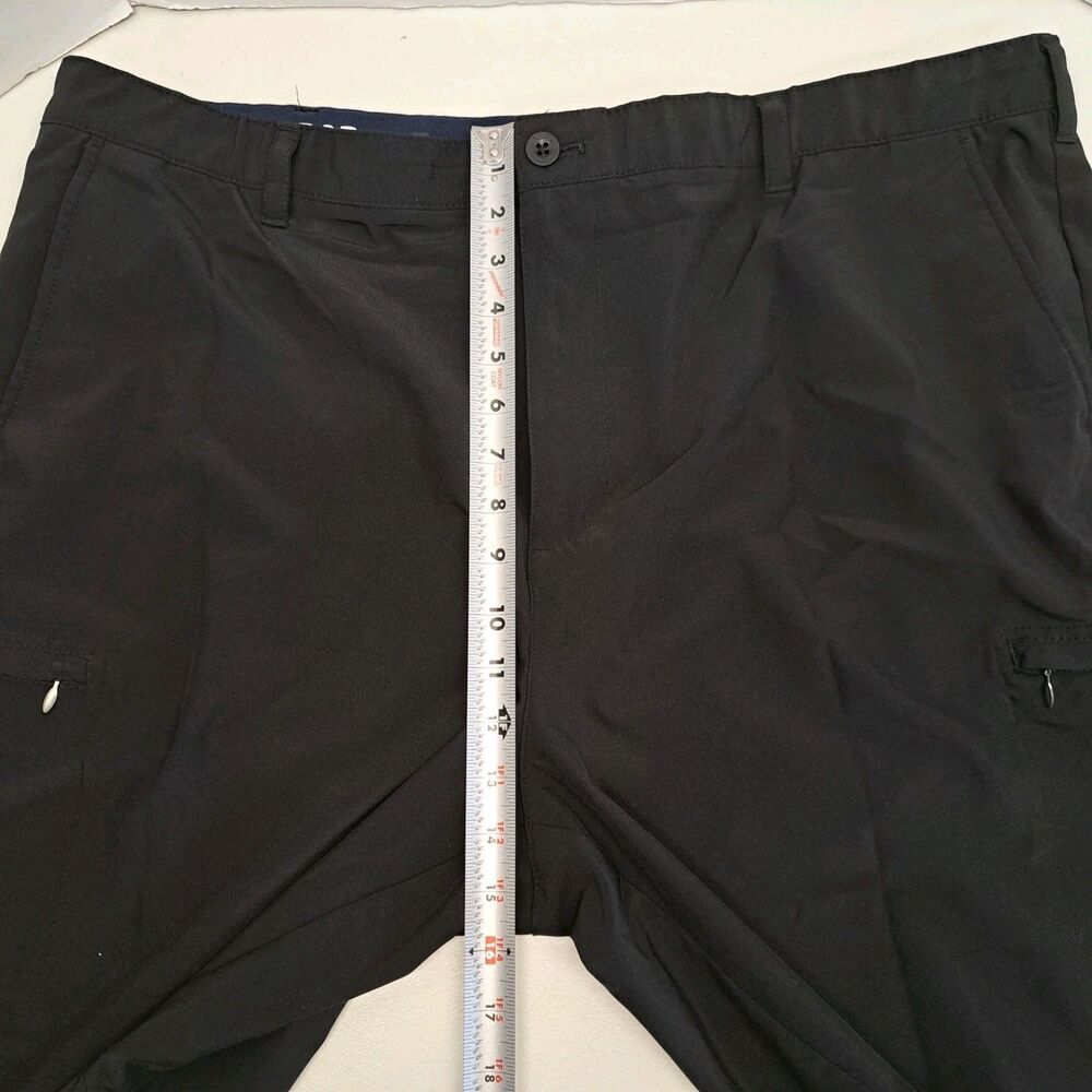 IZOD Golf Shorts Men's Black 42 Quick-Dry Cargo Pockets - Picture 6 of 7
